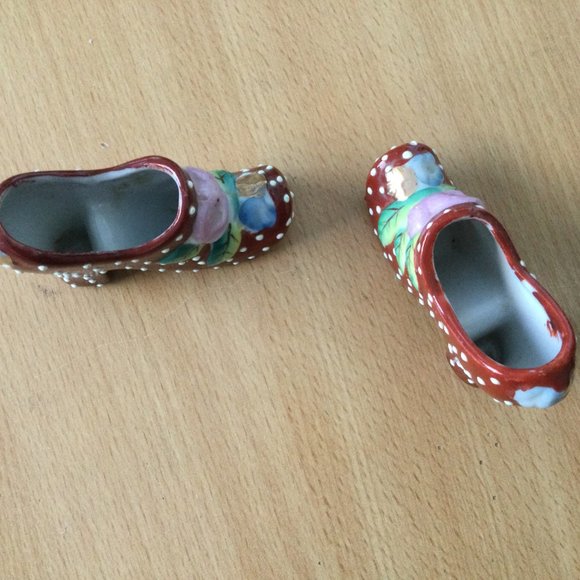 Pair of Vintage Ceramic Polka Dot Shoes Made in Japan high heel flowers mini 2" - Picture 2 of 5